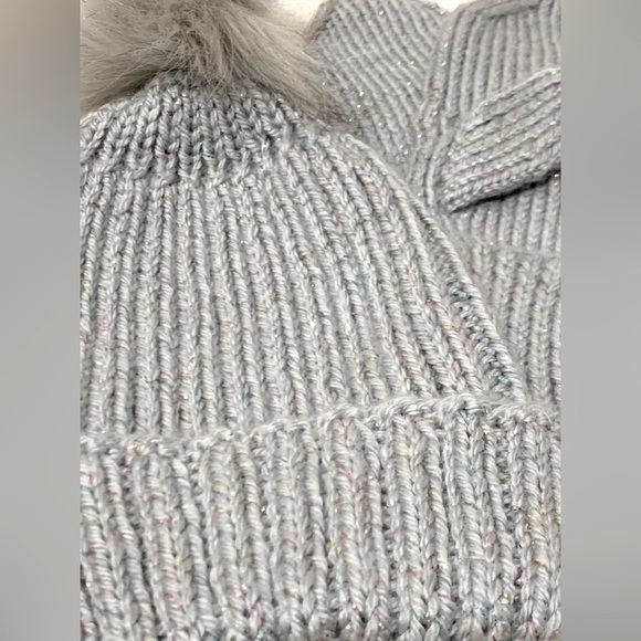 NWOT Knit Hat & Mitt Set - Picture 2 of 4